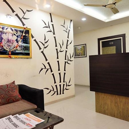 Hotel Royal Apple Ahmedabad Exteriör bild