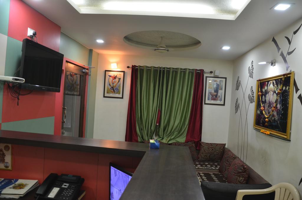 Hotel Royal Apple Ahmedabad Rum bild