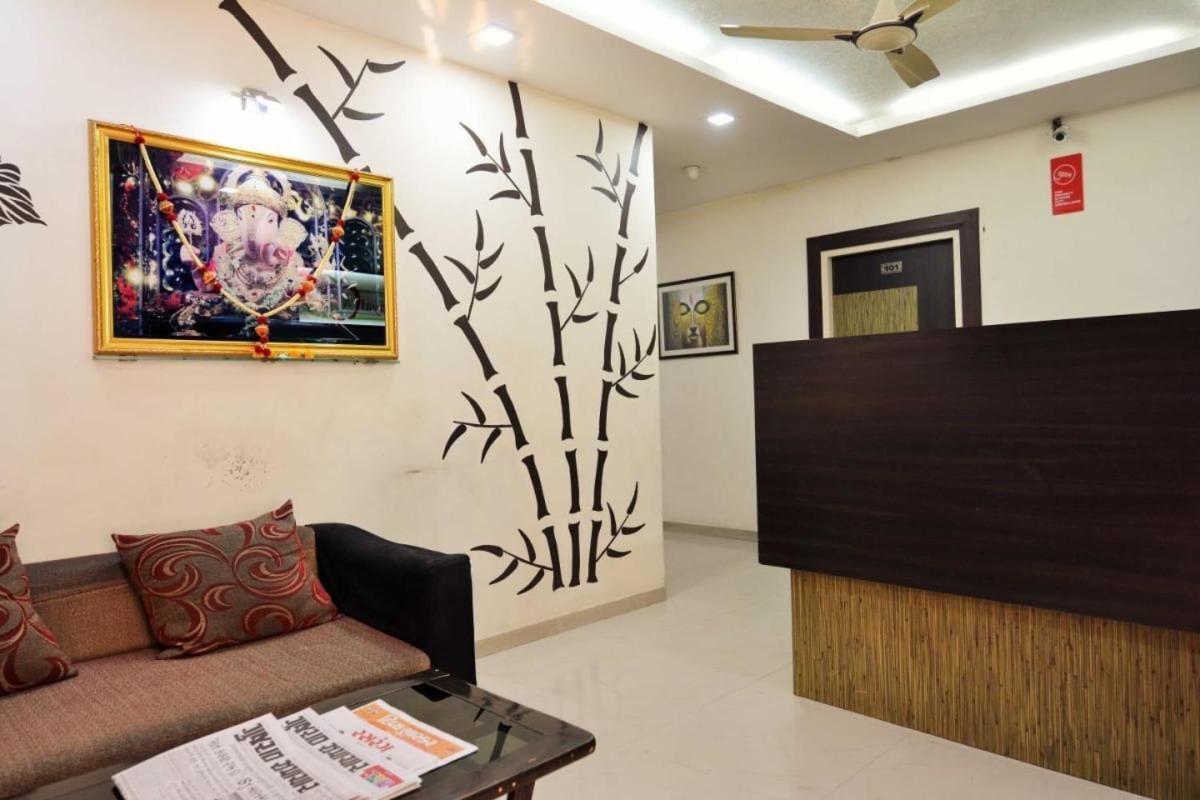 Hotel Royal Apple Ahmedabad Exteriör bild